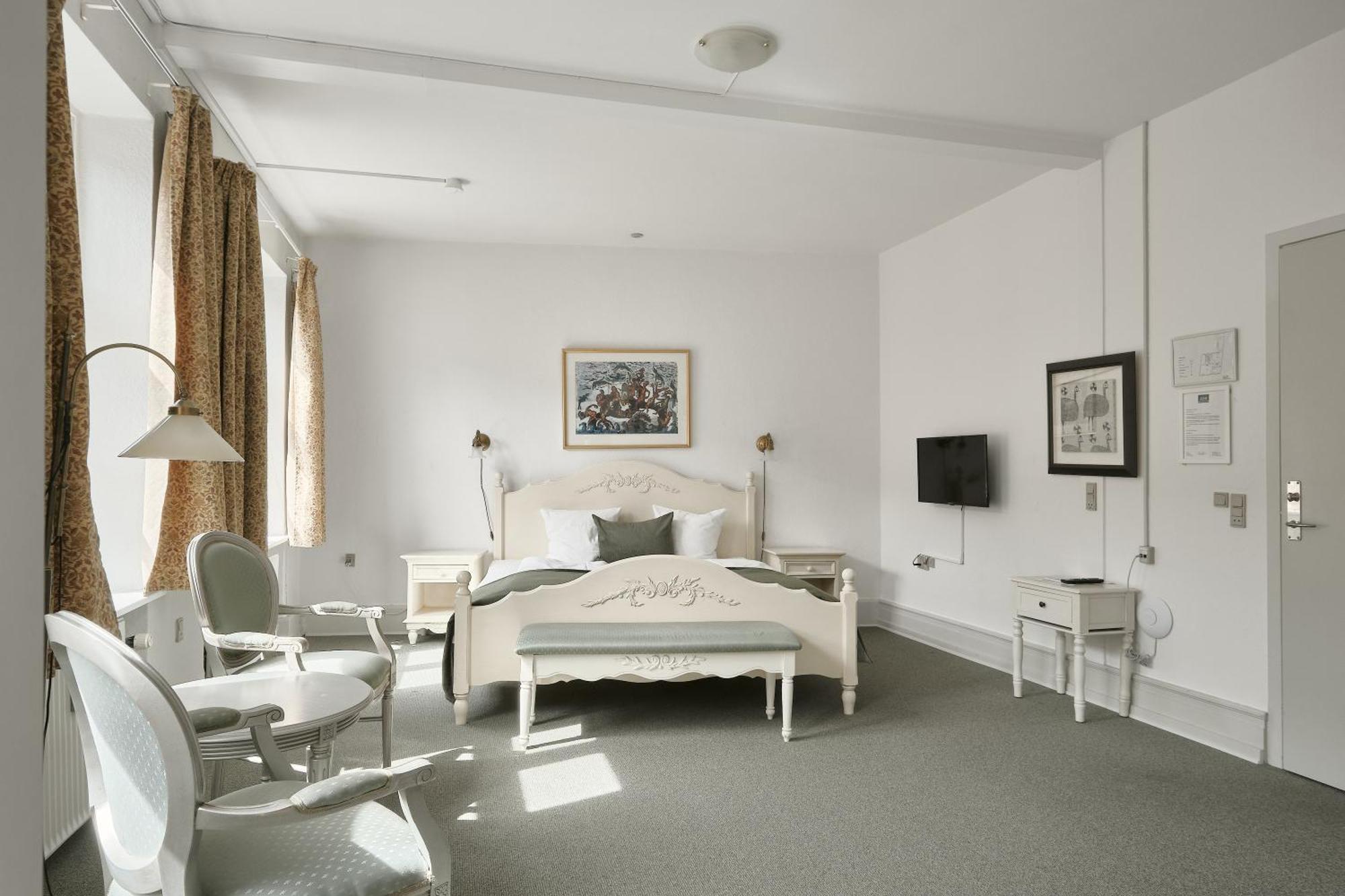 Aero Hotel 3*